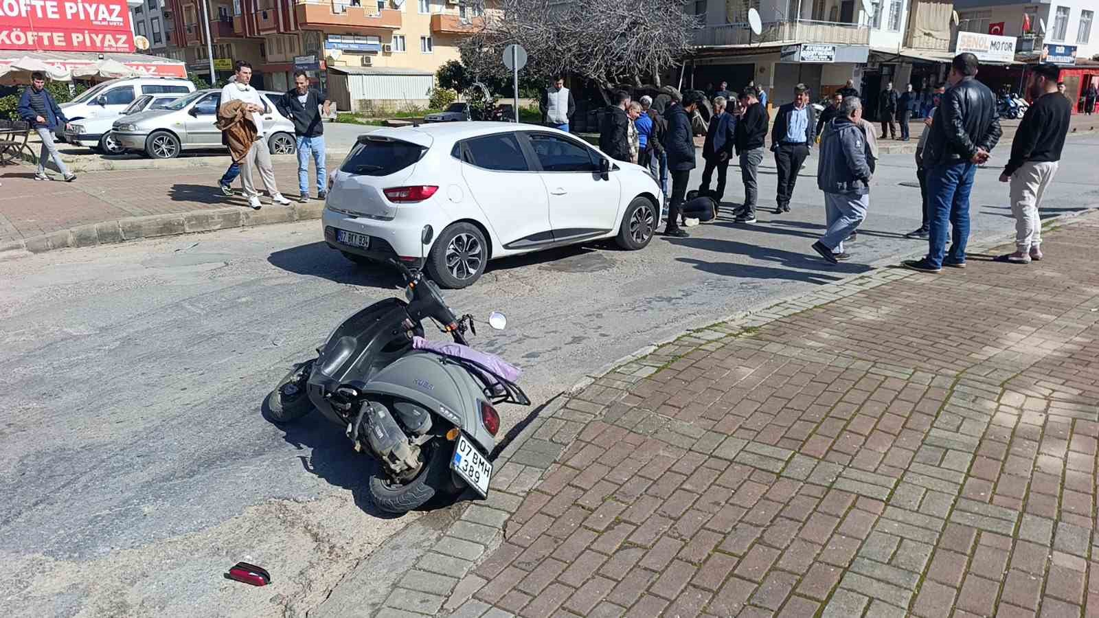 otomobil ile motosiklet carpisti 1 yarali 0 AjEyfncg