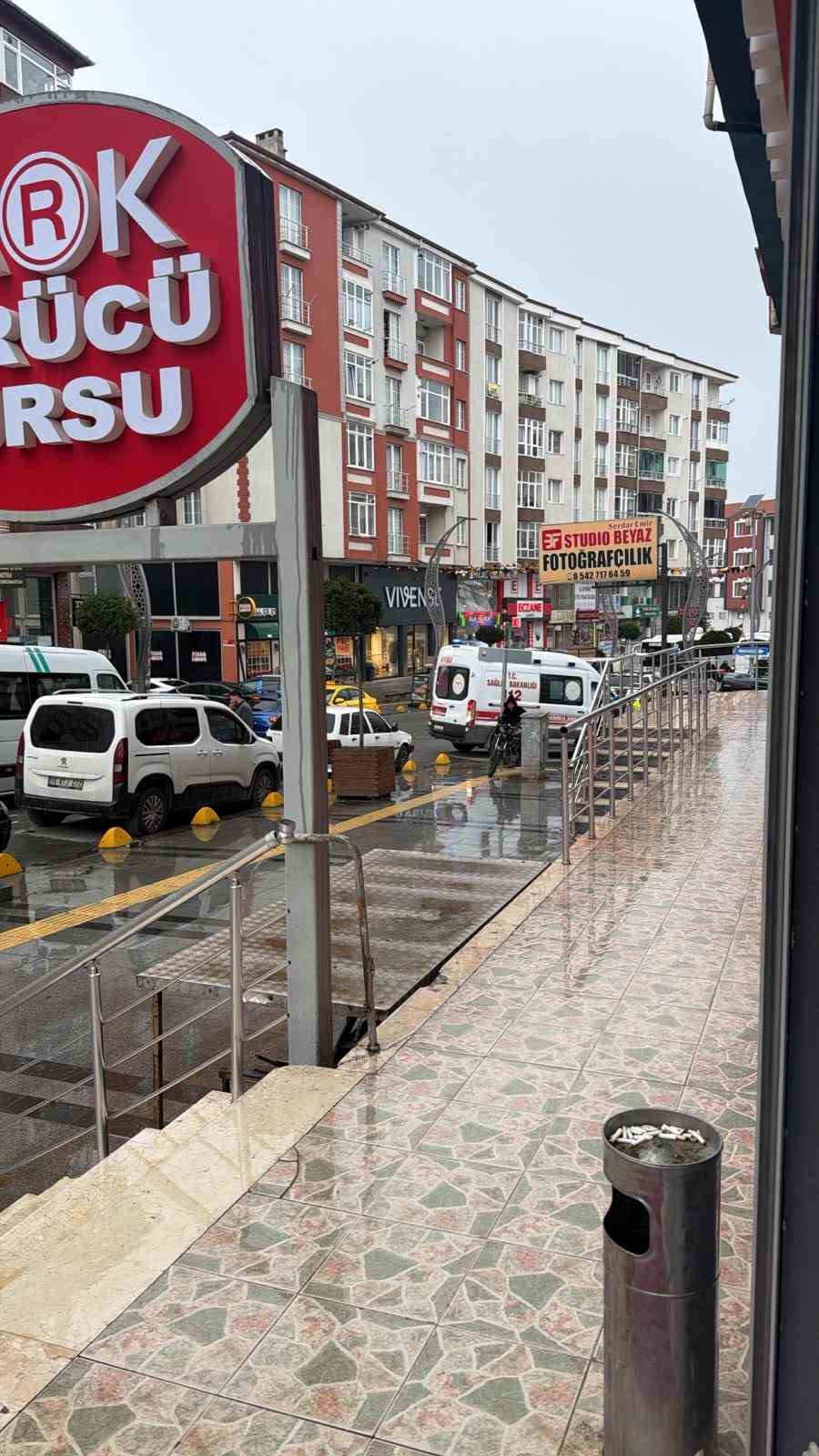otomobil ile motosiklet carpisti 1 yarali 1 DqP7kh2b