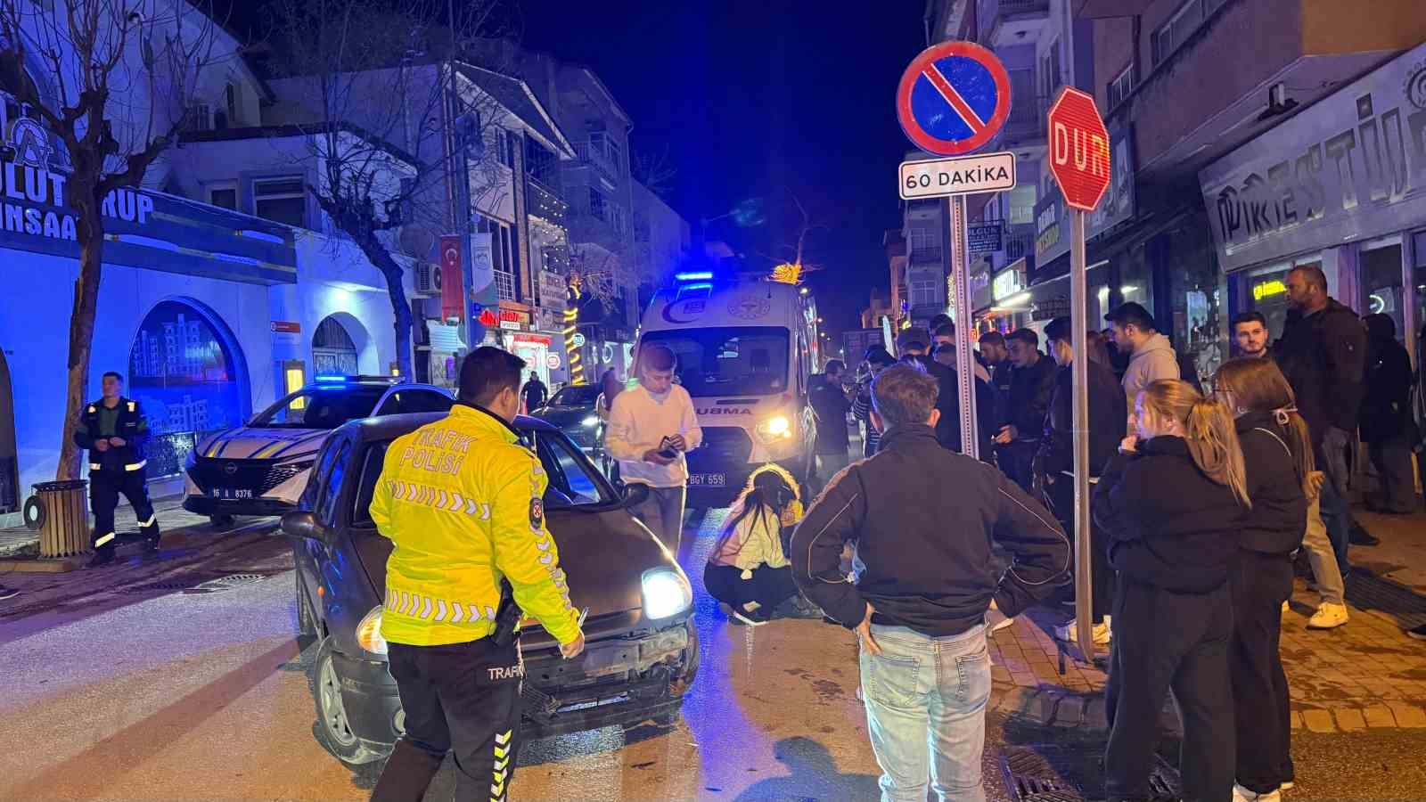 otomobil ile motosiklet carpisti 1 yarali 1 MOqlIW7L