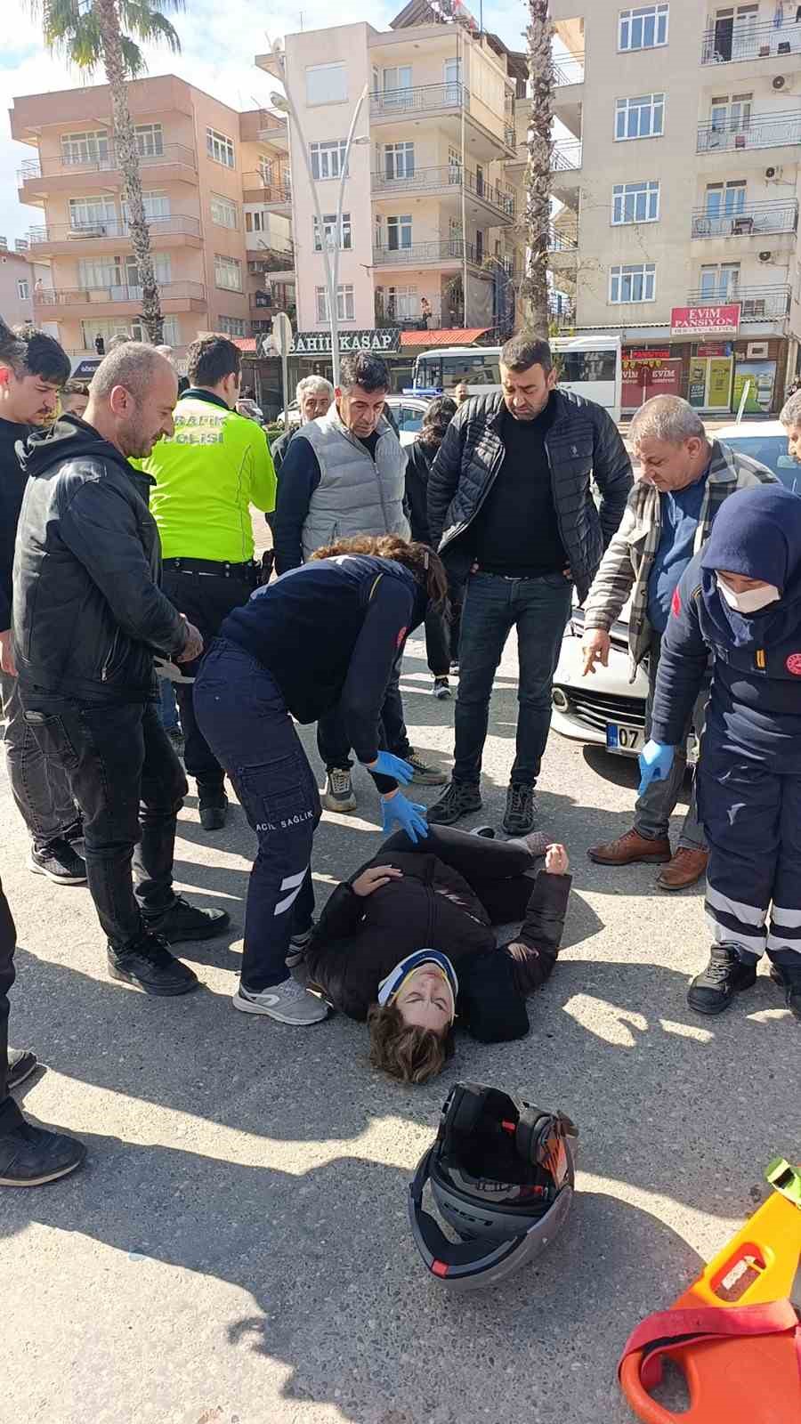 otomobil ile motosiklet carpisti 1 yarali 5 mBldicC7