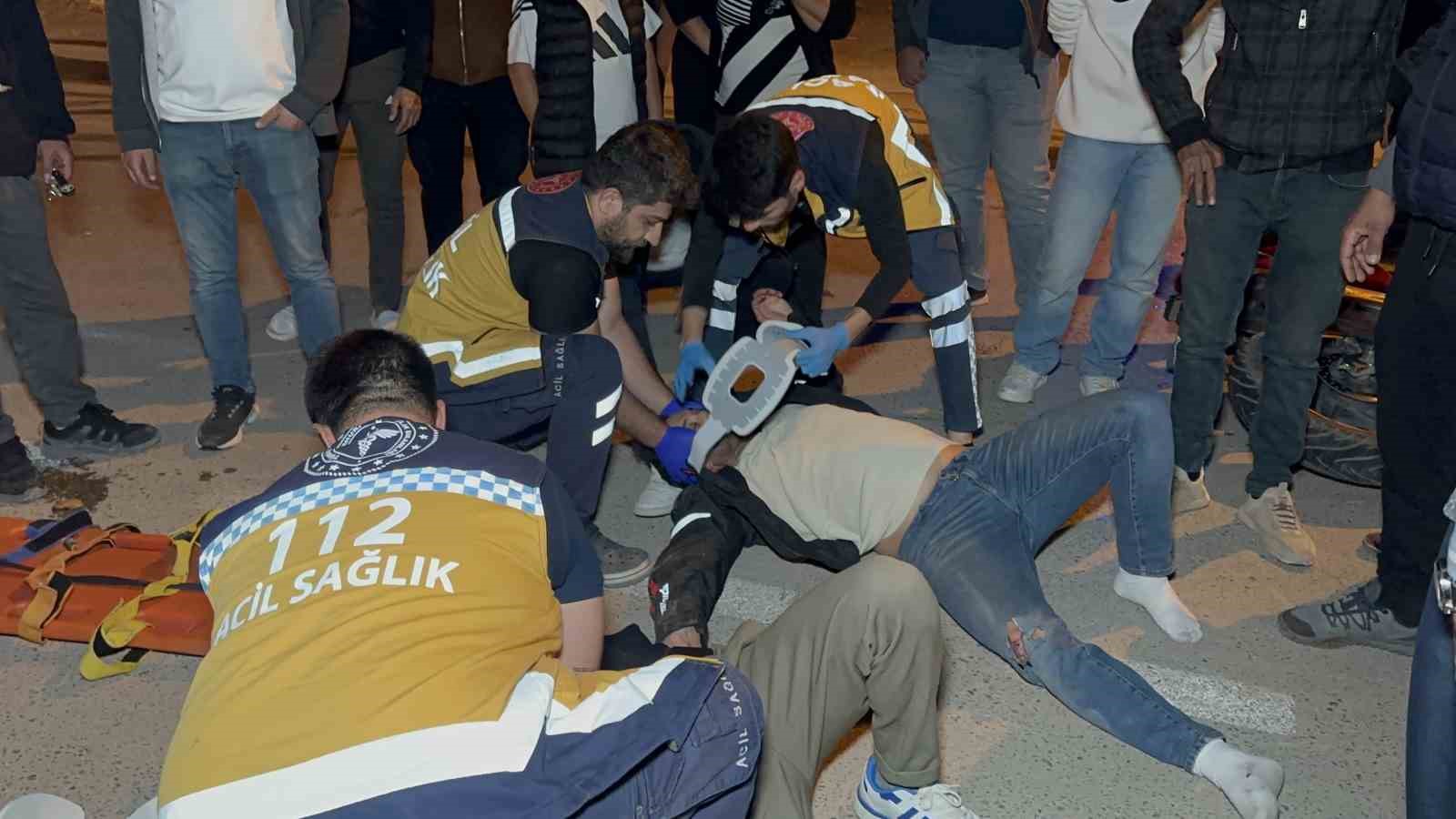 Otomobil ile motosiklet çarpıştı: 3 yaralı 6 otomobil ile motosiklet carpisti 3 yarali 2 BKyYnm7w