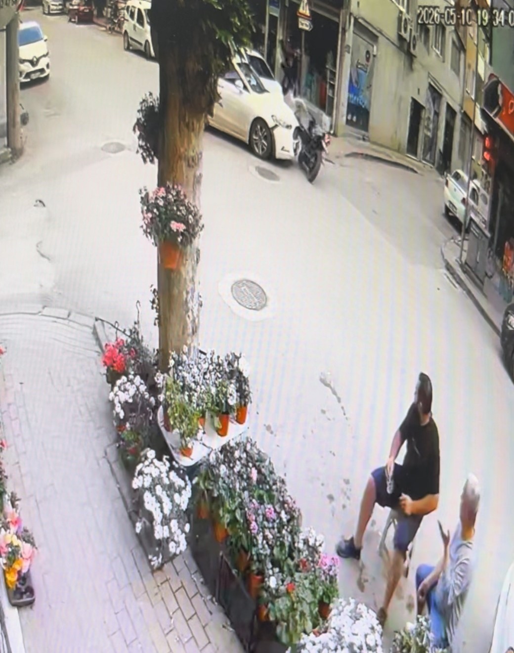 otomobil ile motosiklet kafa kafaya carpisti 1 yarali 3 bP7DJB5c