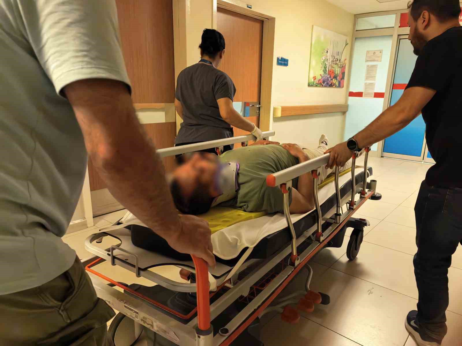 Otomobil ile motosiklet kafa kafaya çarpıştı: 1 yaralı 7 otomobil ile motosiklet kafa kafaya carpisti 1 yarali 3
