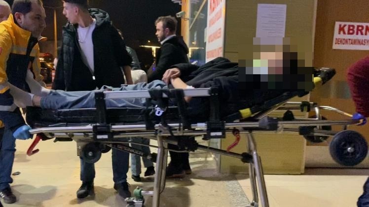 otomobil ile motosiklet kafa kafaya carpisti 2 yarali 1 DEz7NNPa