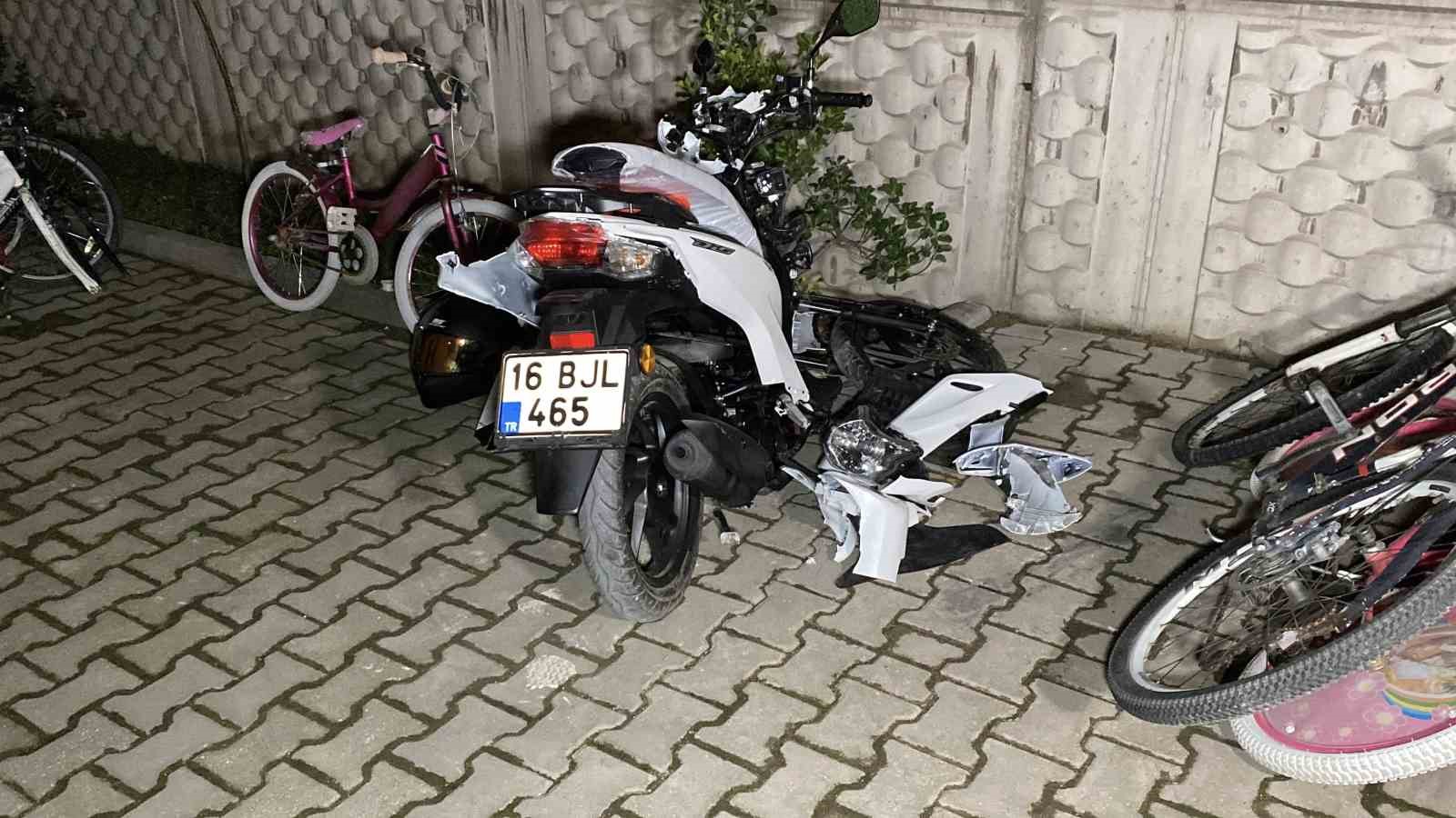 otomobil ile motosiklet kafa kafaya carpisti 2 yarali 5 SyUgVUhP