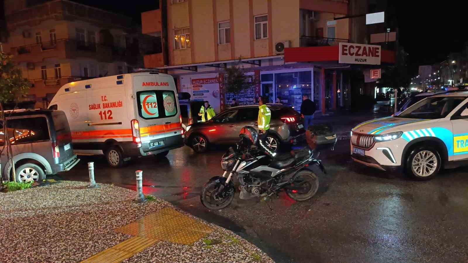 otomobil ile motosikletin carpisma ani kamerada 1 yarali 0 OvrrMzGH