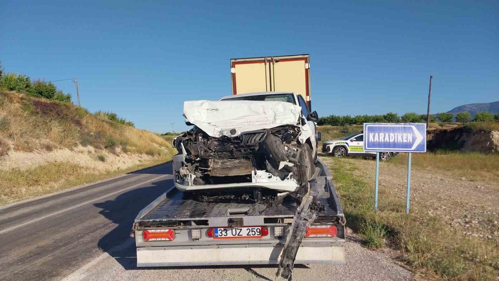 otomobil ile tir kafa kafaya carpisti anne ve kizi oldu baba agir yaralandi 6 en3PcIdK