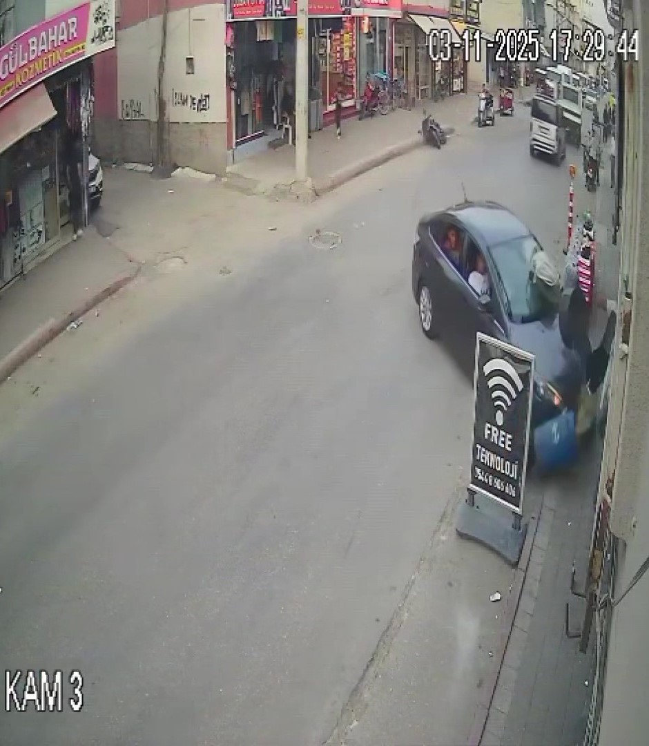 otomobil markete daldi 4 yarali 1