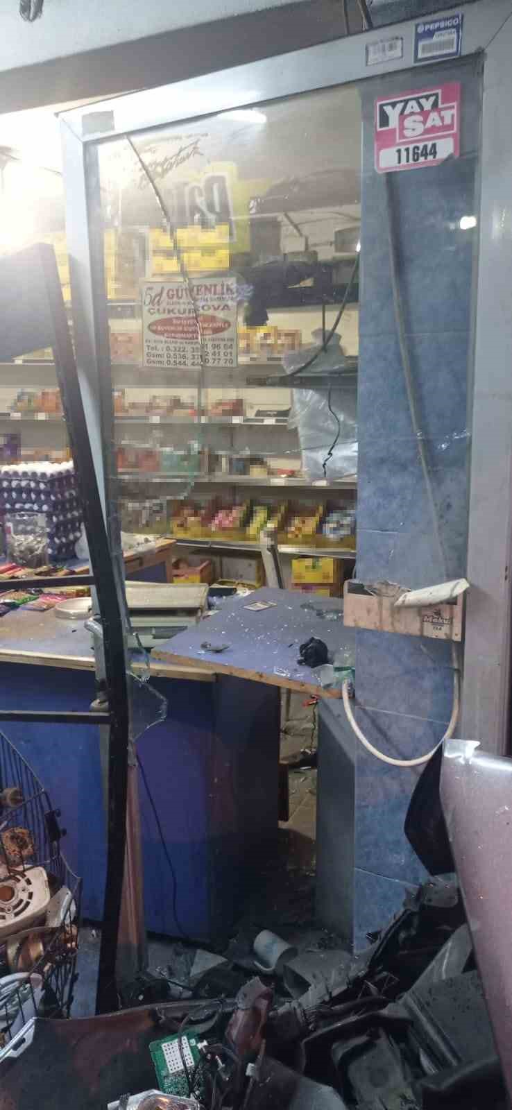 otomobil markete daldi 4 yarali 3 NGzdhVQt
