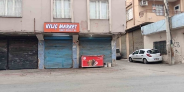 otomobil-markete-daldi-4-yarali-d56NZsIH.jpg