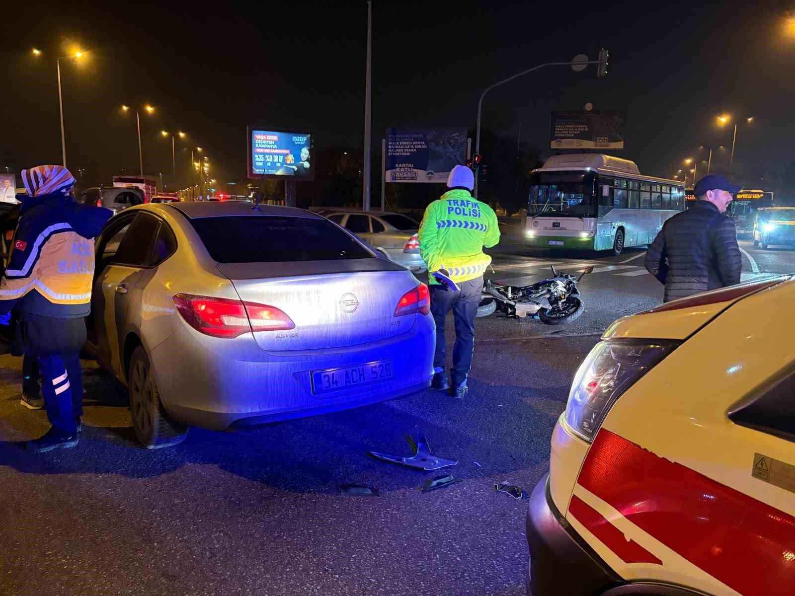 Otomobil motosiklete çarptı: 1 ağır yaralı 6 otomobil motosiklete carpti 1 agir yarali 2 Rn1iBQSV