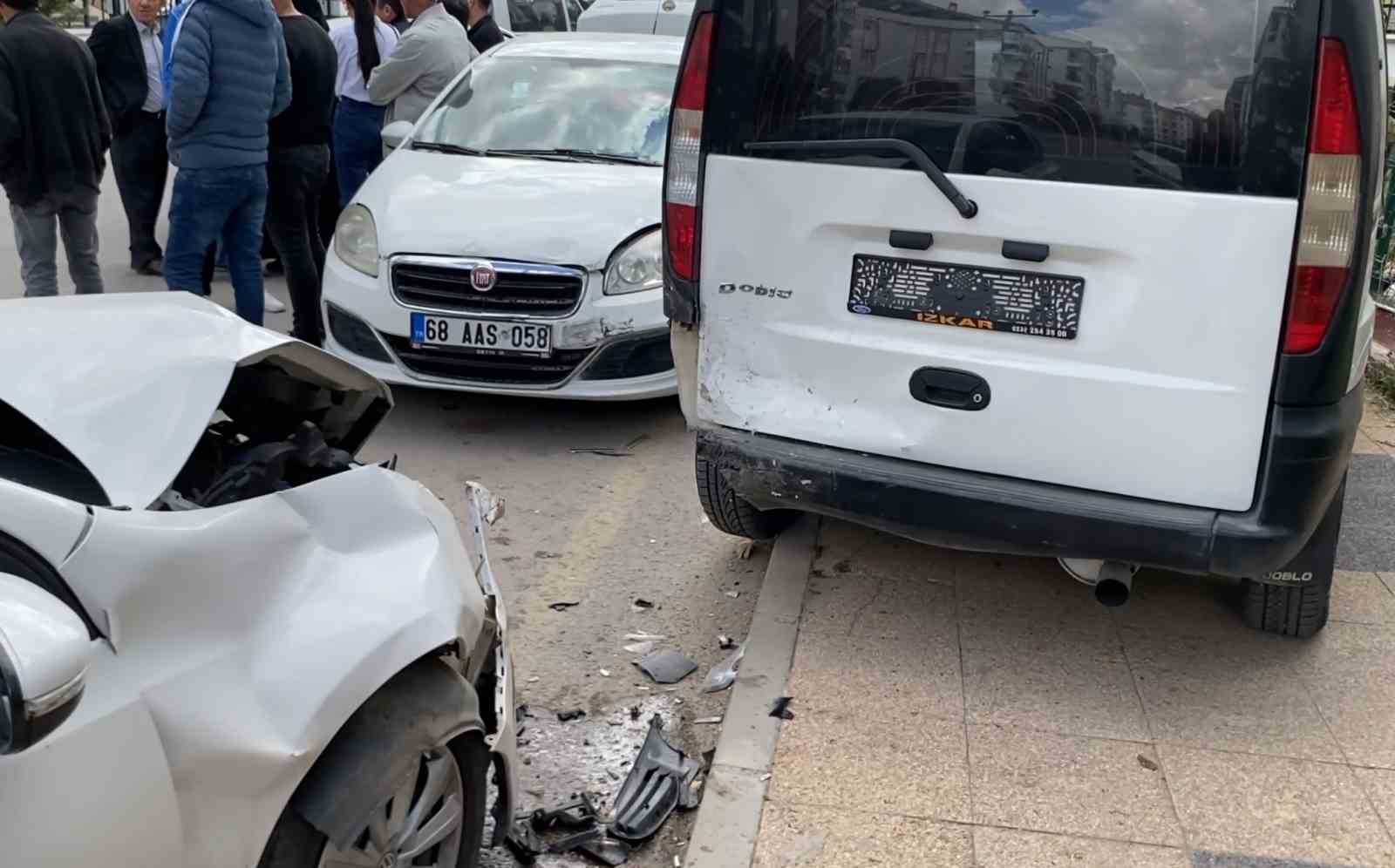 otomobil park halindeki araclara carpti 2 G3ssrVip