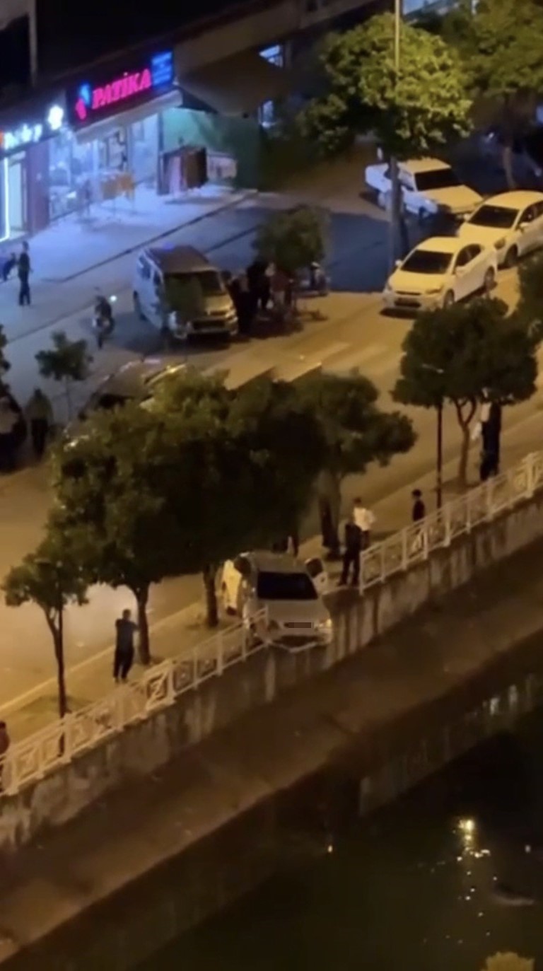 otomobil sulama kanali korkuluguna carpip asili kaldi 1 jVGcSKrr