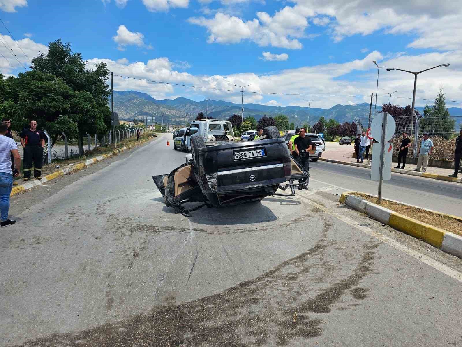 Otomobil takla attı, sürücü yaralandı 6 otomobil takla atti surucu yaralandi 2 j7lQpY1i