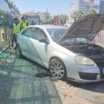 otomobil-tramvay-istasyonuna-carpti-3-yarali-Qglbwq1L.jpg