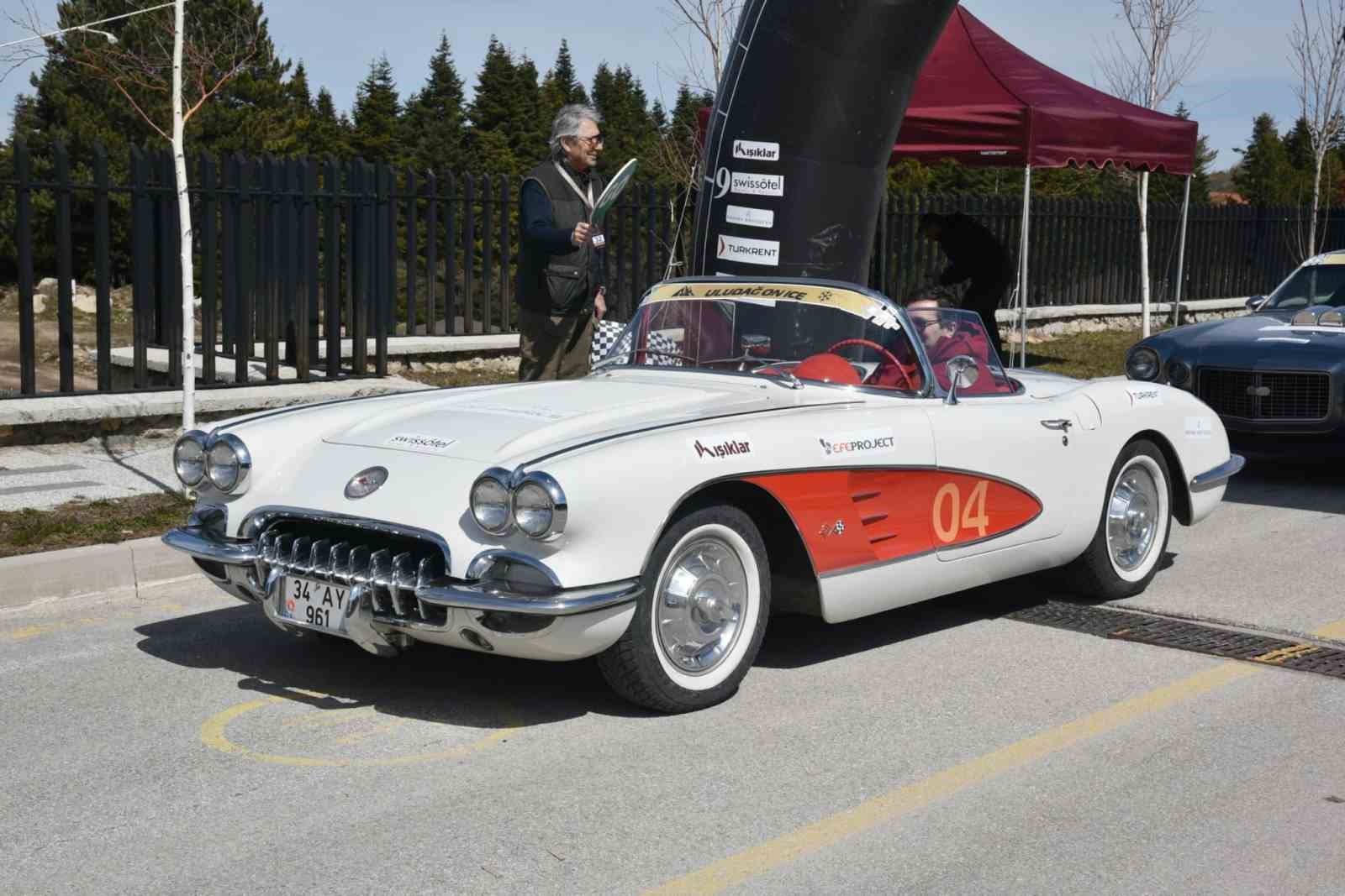 otomobil tutkunlari uludagda bulustu 1 M46ldKbM