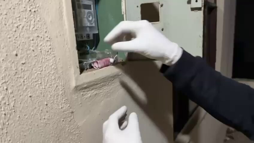 otomobil ve elektrik panosuna zulalanan uyusturuculari polis buldu 3 tutuklama 0 GQAmiYbg