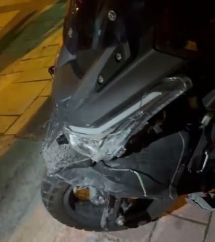 Otomobil ve motosikletin karıştığı kaza güvenlik kamerasına yansıdı 7 otomobil ve motosikletin karistigi kaza guvenlik kamerasina yansidi 3 Pci729C7