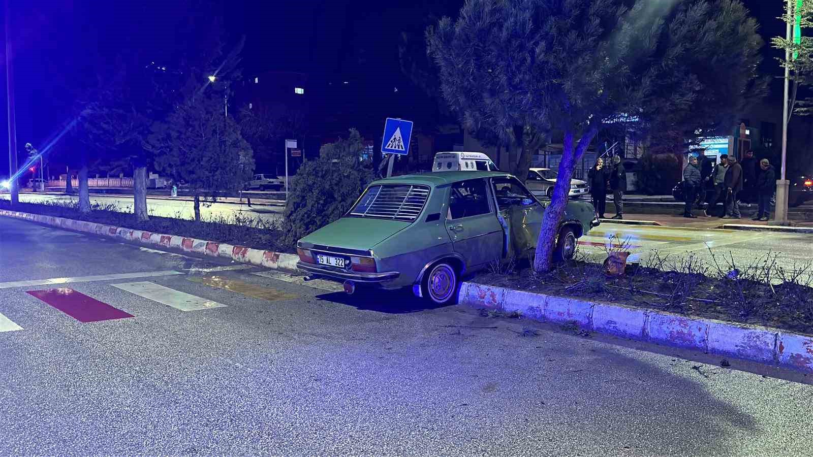otomobil yayalara carpti 3 yarali 3 Pk9mRP6G