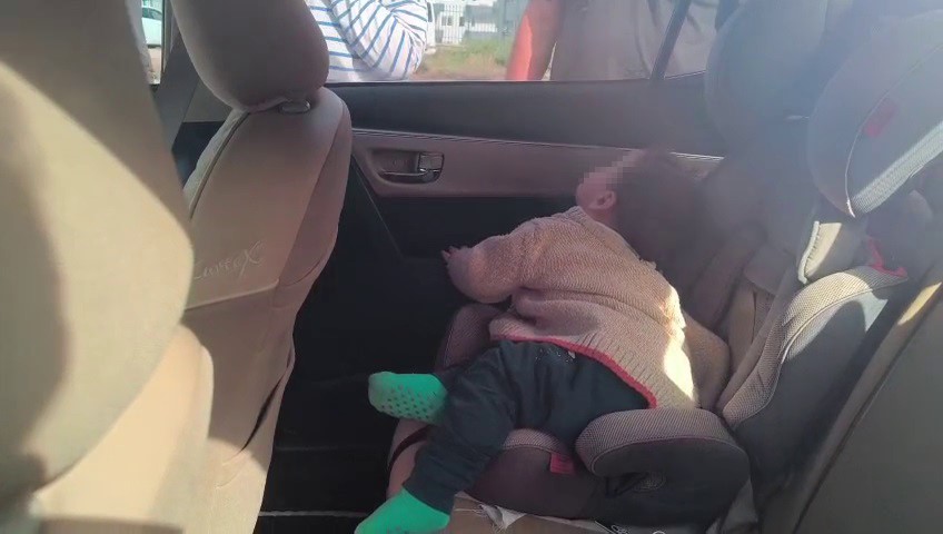 Otomobilde mahsur kalan evladına kavuşan anne gözyaşlarına boğuldu 5 otomobilde mahsur kalan evladina kavusan anne gozyaslarina boguldu 1 Mv61KKQW