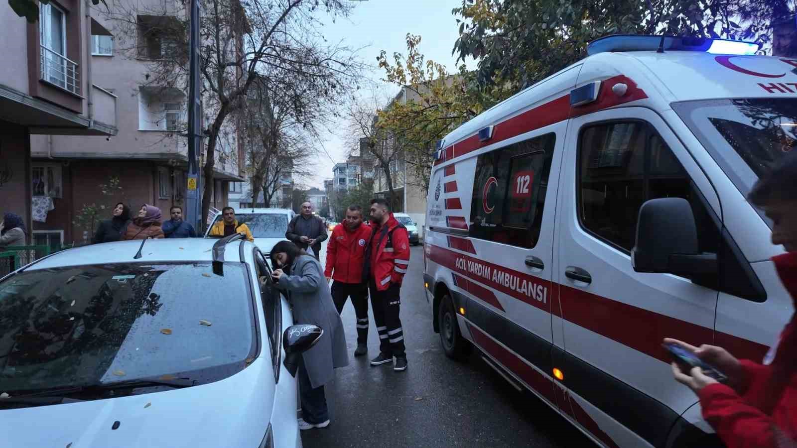 Otomobilde unutulan bebek kurtarıldı 6 otomobilde unutulan bebek kurtarildi 2 5VR6DHiS