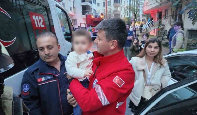 otomobilde-unutulan-bebek-kurtarildi-G6ZD9FPR.jpg