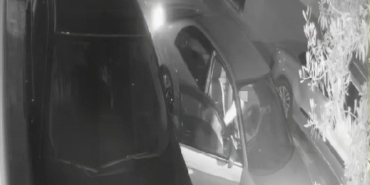 otomobilden-yol-kenarina-atilan-kadinin-yardim-cigliklari-R5xOjkf4.jpg