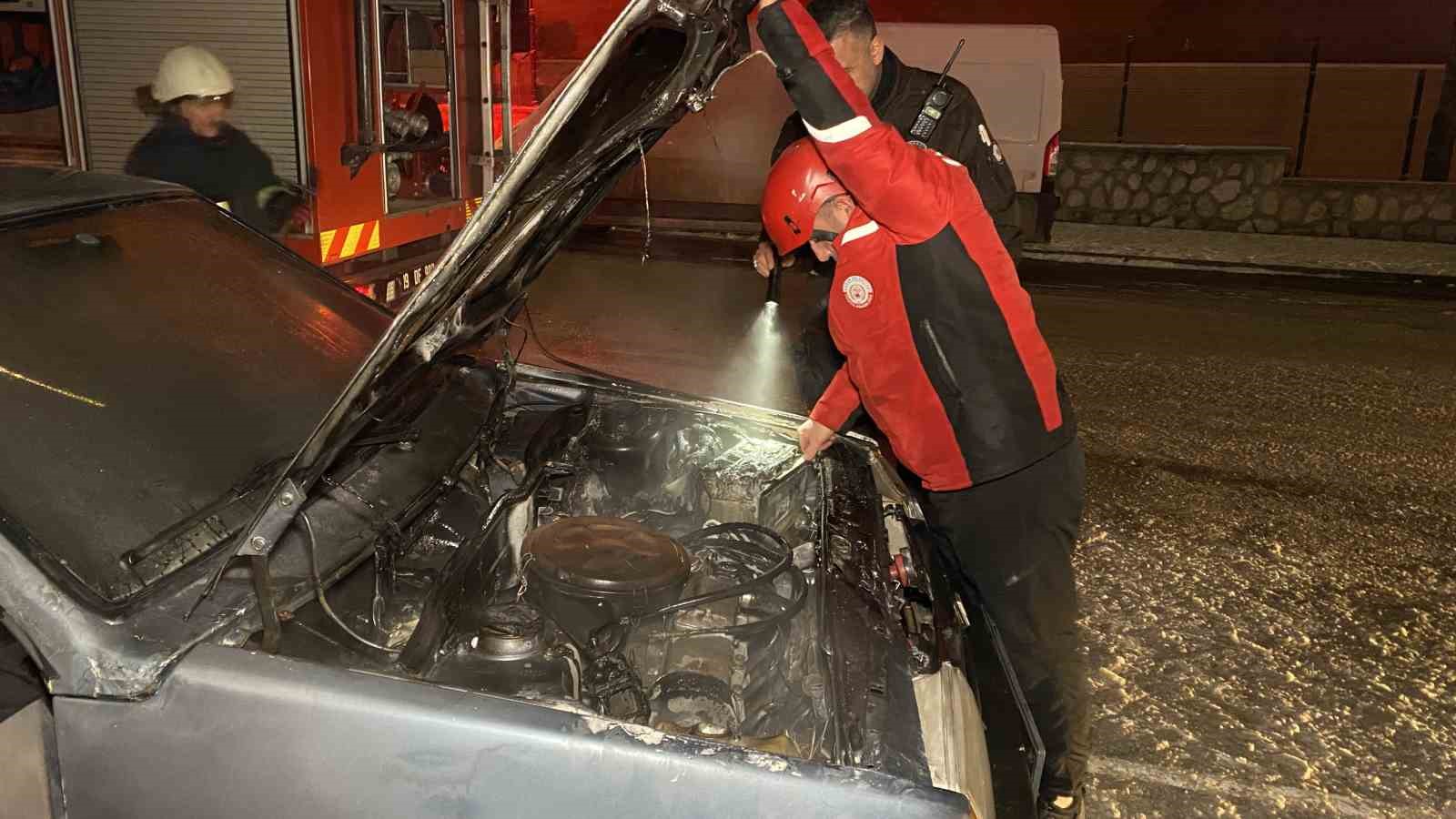 otomobili kule donmekten itfaiye kurtardi 4 WTWU7iI9
