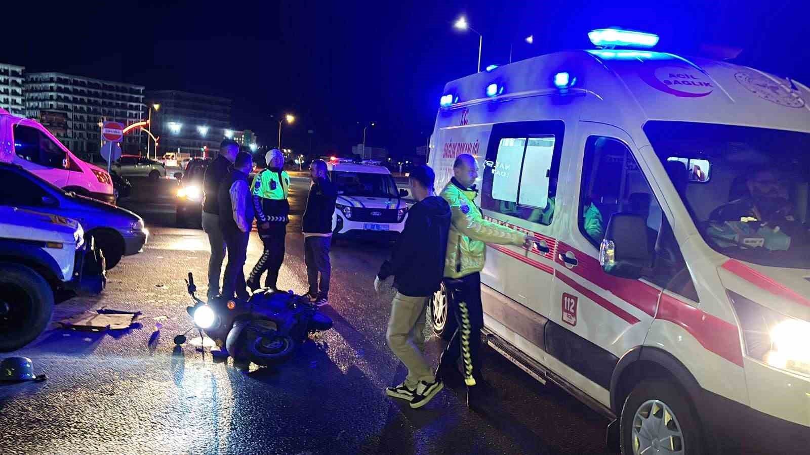 otomobilin carpip kactigi motosiklet surucusu yaralandi 1 HMaPvAvR