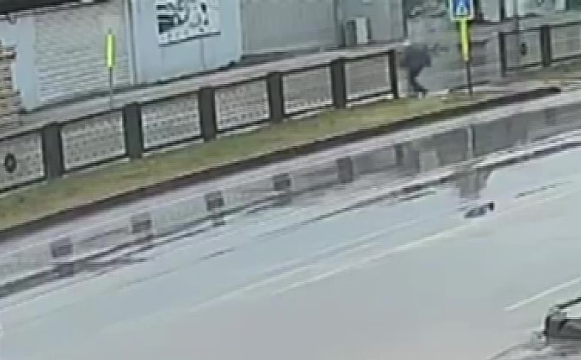 Otomobilin çarpması ile savrulan yaşlı adam hayatını kaybetti 4 otomobilin carpmasi ile savrulan yasli adam hayatini kaybetti 0 zfLCTSlW
