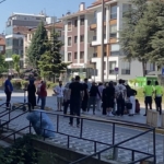 otomobilin-carptigi-84-yasindaki-elektrikli-bisiklet-surucusu-agir-yaralandi-WYBfPZAd.jpg