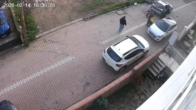 otomobilin carptigi 9 yasindaki cocuk yaralandi o anlar kamerada 3