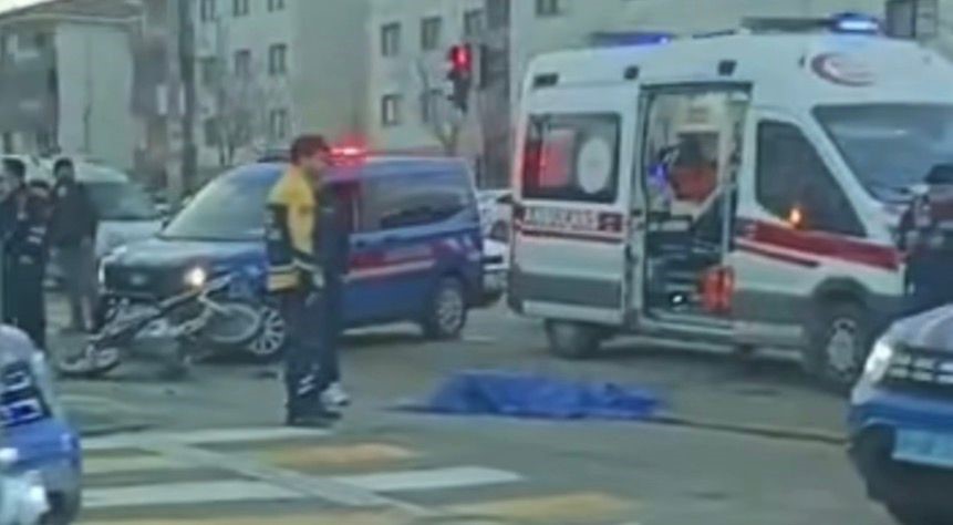 otomobilin carptigi motosikletli hayatini kaybetti 1 qunBu1SS