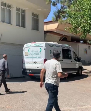 otomobilin-carptigi-yasli-adam-hayatini-kaybetti-T5bnd6SO.jpg