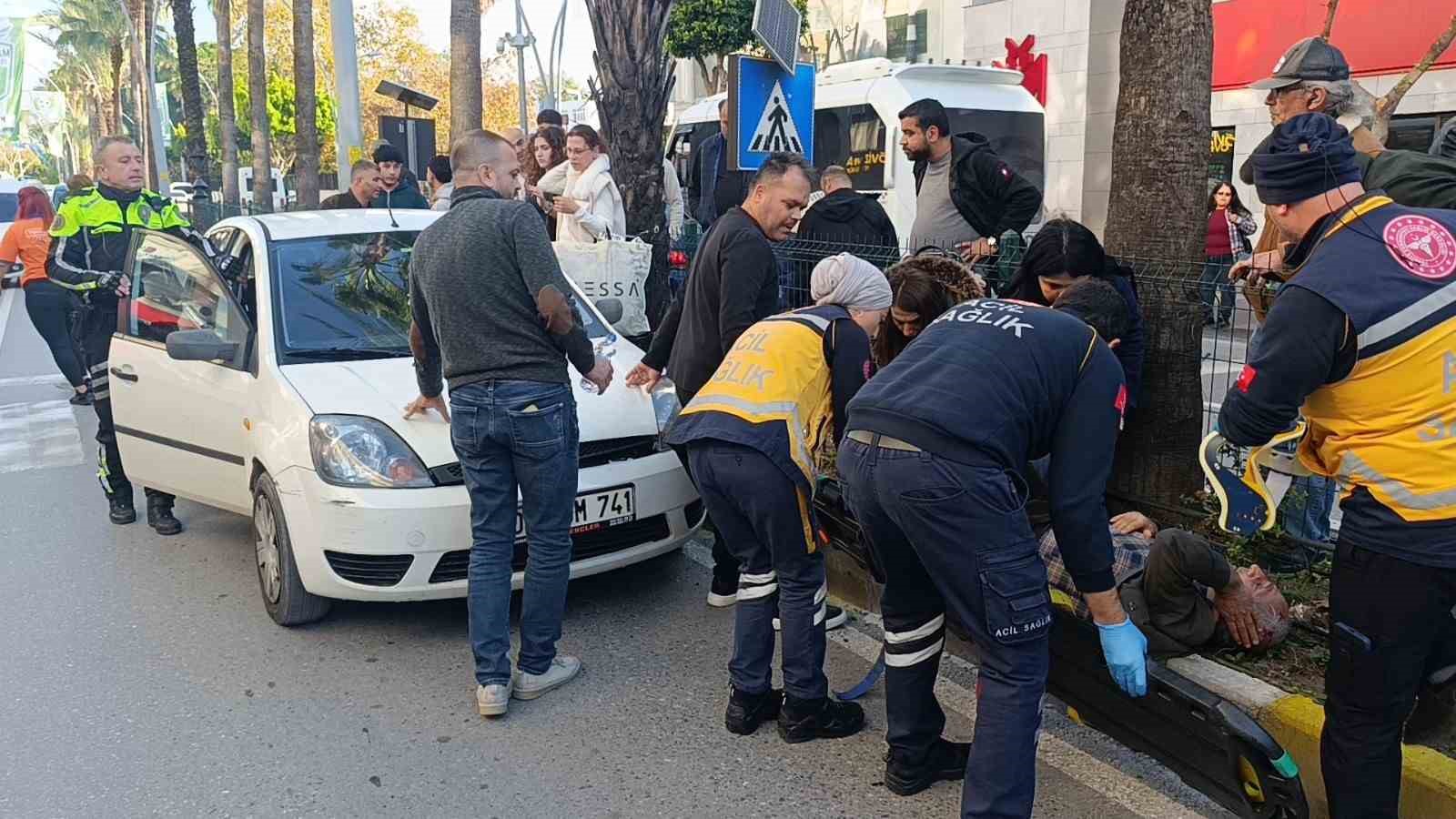 Otomobilin çarptığı yaşlı adam için seferber oldular 7 otomobilin carptigi yasli adam icin seferber oldular 3 8nYq7wli