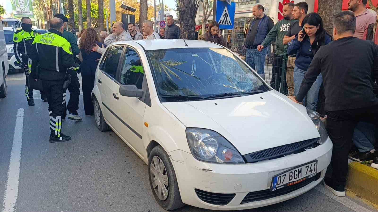 Otomobilin çarptığı yaşlı adam için seferber oldular 9 otomobilin carptigi yasli adam icin seferber oldular 5 qJIgh3Iz