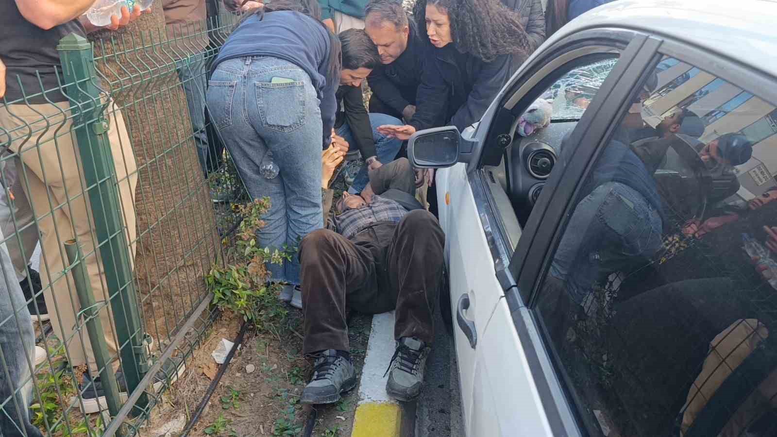 Otomobilin çarptığı yaşlı adam için seferber oldular 10 otomobilin carptigi yasli adam icin seferber oldular 6 WXZfVWnZ