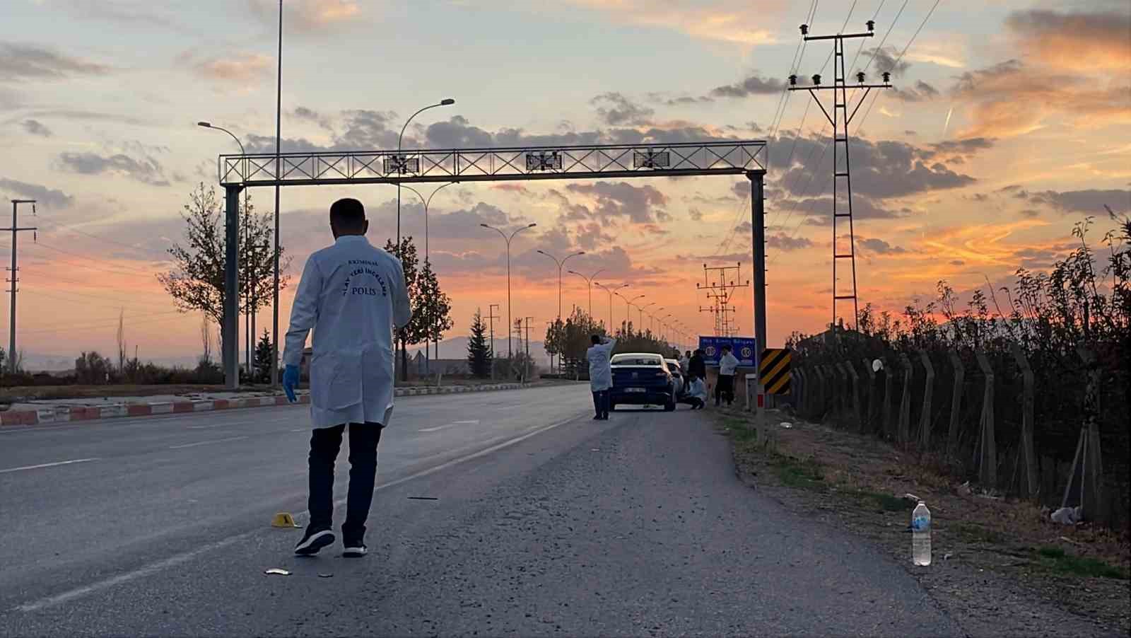 otomobilin carptigi yasli kadin hayatini kaybetti 1 B14QRtQU