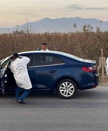 otomobilin-carptigi-yasli-kadin-hayatini-kaybetti-1UN7EBOD.jpg
