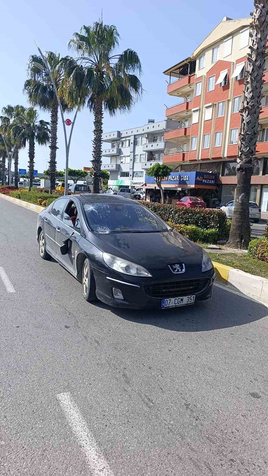 otomobilin carptigi yaya agir yaralandi 2 UmdMekOu