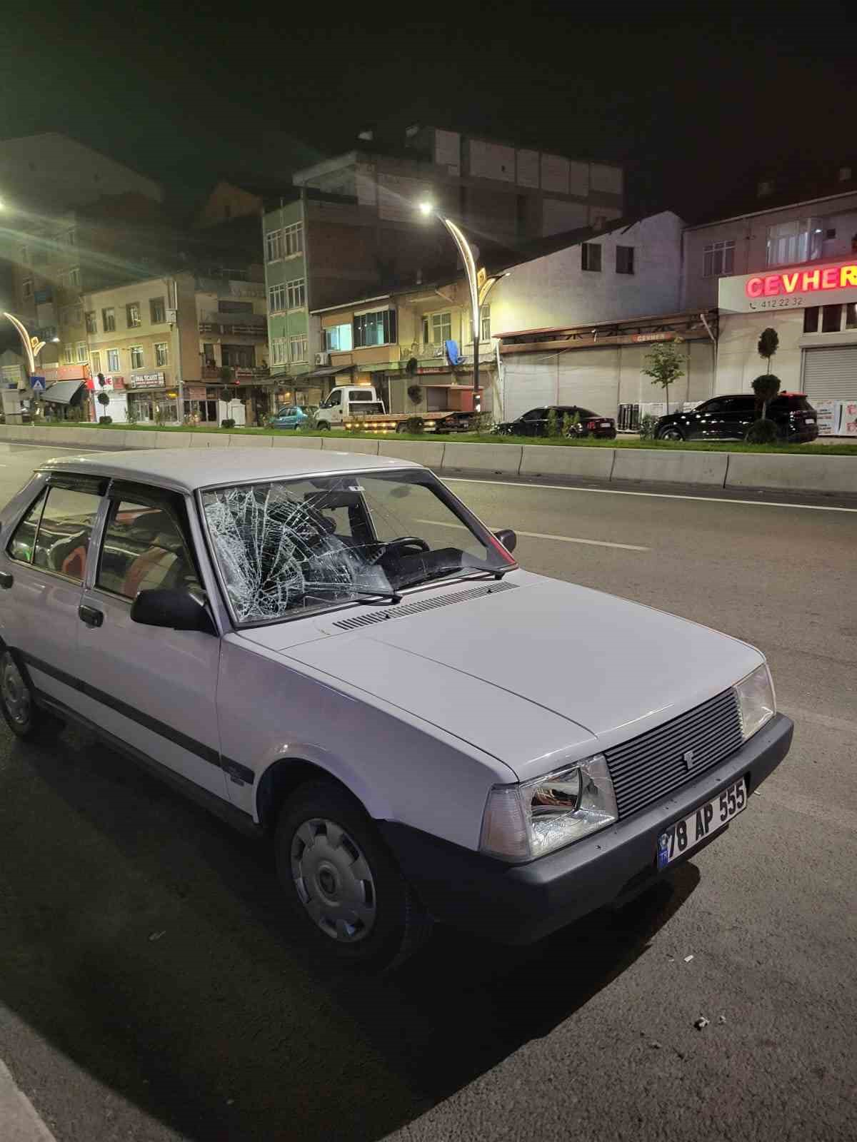 otomobilin carptigi yaya yaralandi 2 Kv5eUAjI