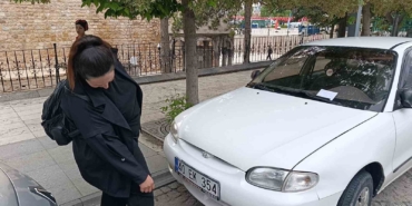 otomobilin-kaputuna-giren-kediyi-itfaiye-ekipleri-kurtardi-nwlGJLmI.jpg