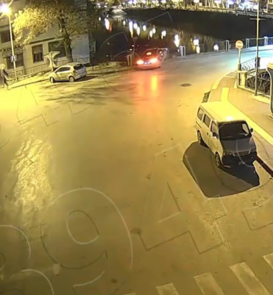 otomobilin kopruden yesilirmak nehrine uctugu kaza kamerada 0 BgjRypVq