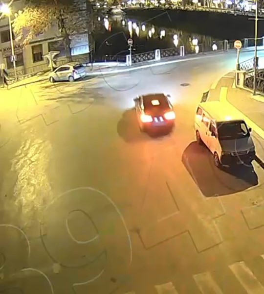 otomobilin kopruden yesilirmak nehrine uctugu kaza kamerada 2 848lMiSW