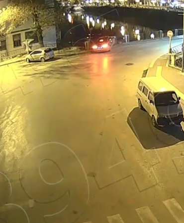 otomobilin-kopruden-yesilirmak-nehrine-uctugu-kaza-kamerada-QNr6tUqt.jpg