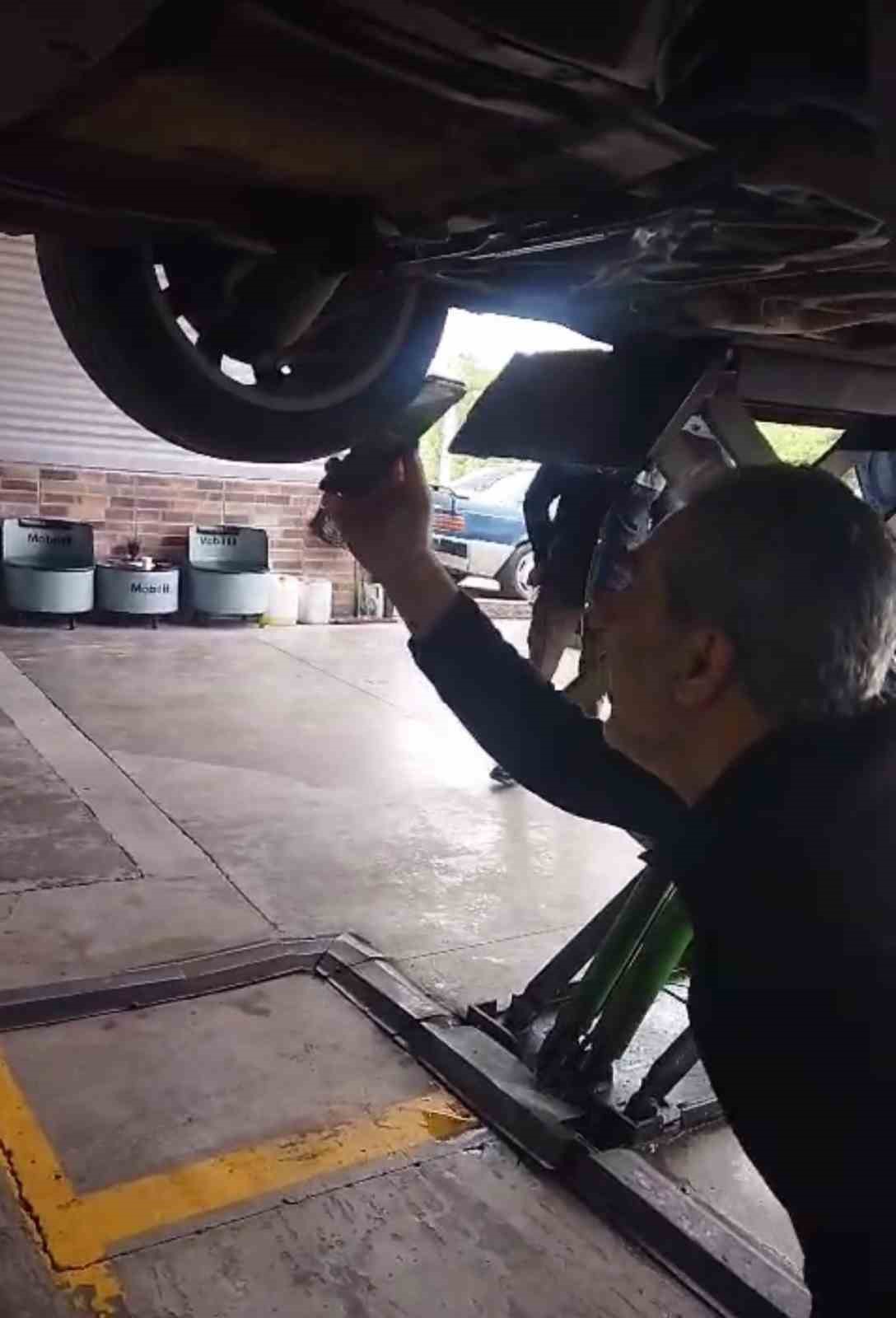 otomobilin motoruna giren yavru kedi kurtarildi 3 F1XH2POu