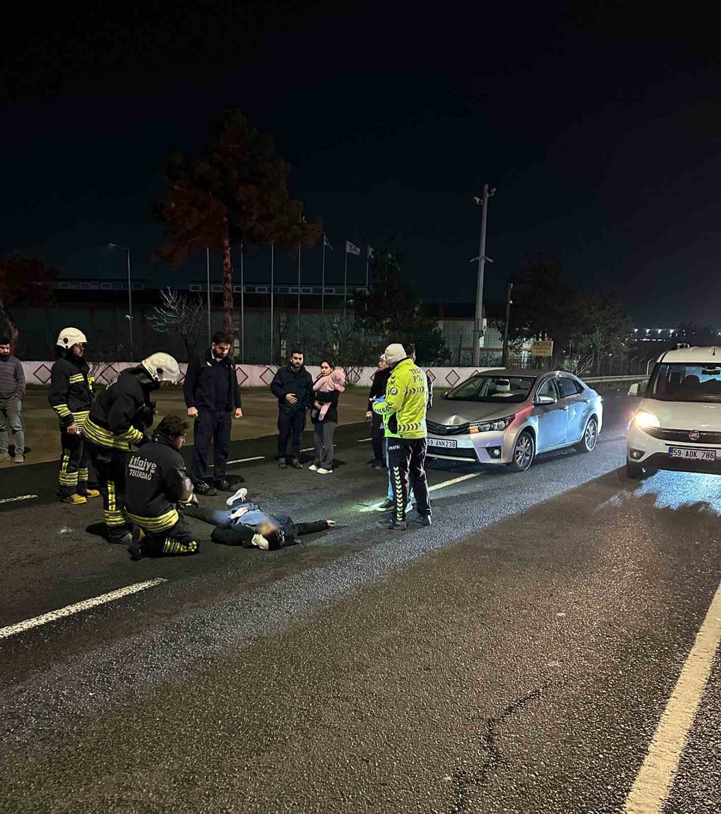Otomobilin önüne atlayan genç yaralandı 6 otomobilin onune atlayan genc yaralandi 2