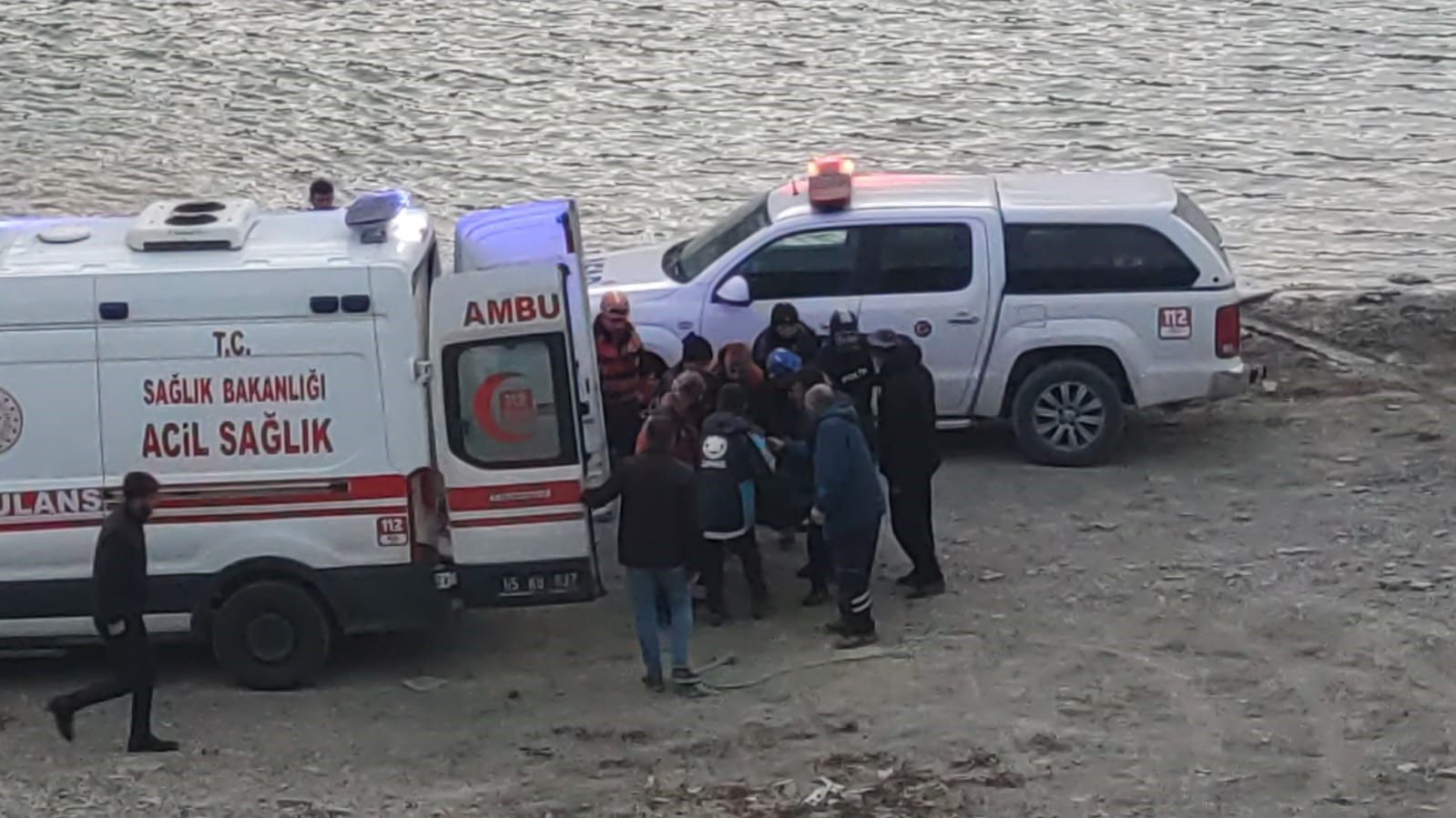 Otomobilin uçtuğu barajda kaybolan gencin cansız bedeni bulundu 7 otomobilin uctugu barajda kaybolan gencin cansiz bedeni bulundu 3 WD8jFCdt