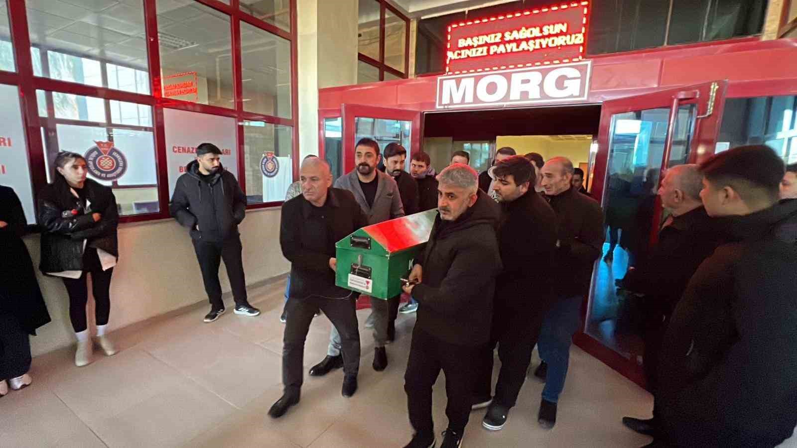 otomobilinde silahli saldiriya ugrayan genc kiz topraga verildi 0 Egr6UKcs
