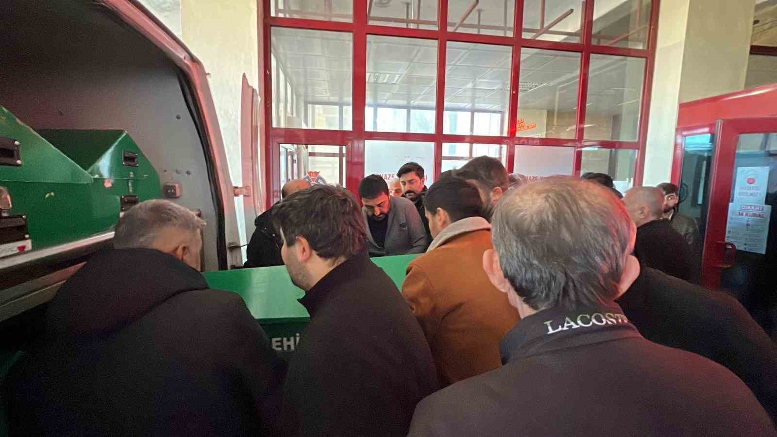 otomobilinde silahli saldiriya ugrayan genc kiz topraga verildi 1